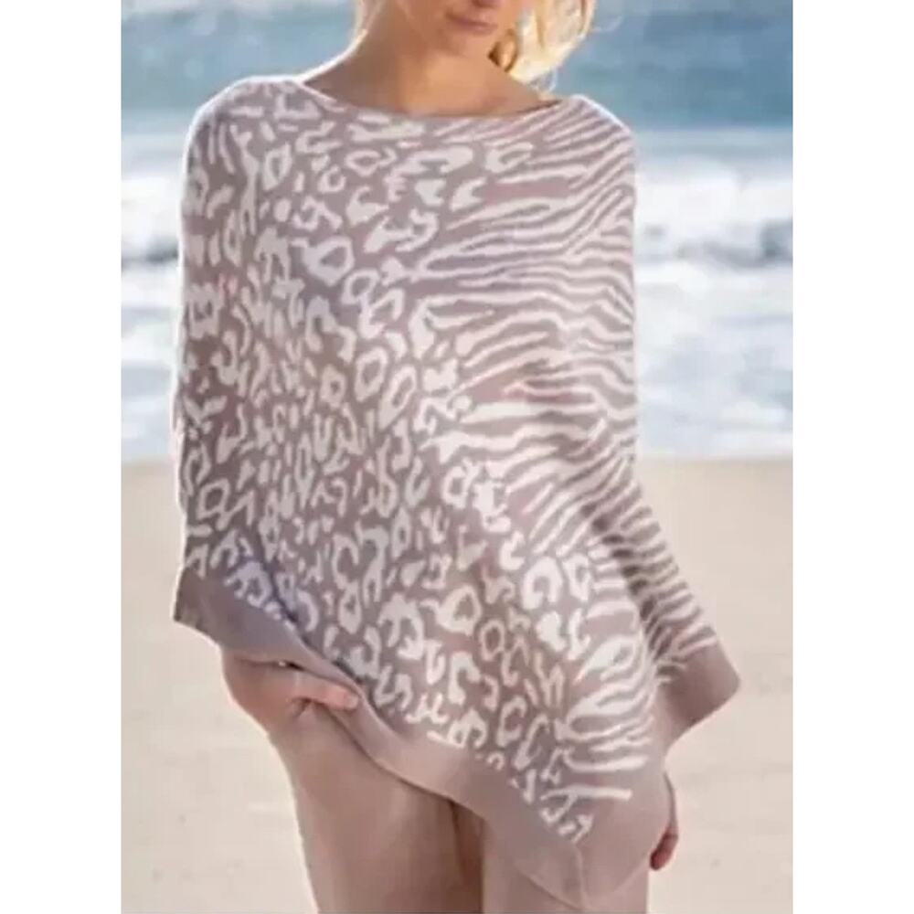 Barefoot Dreams CozyChic Ultralite Ocean Breeze Poncho in Faded Rose - Animal